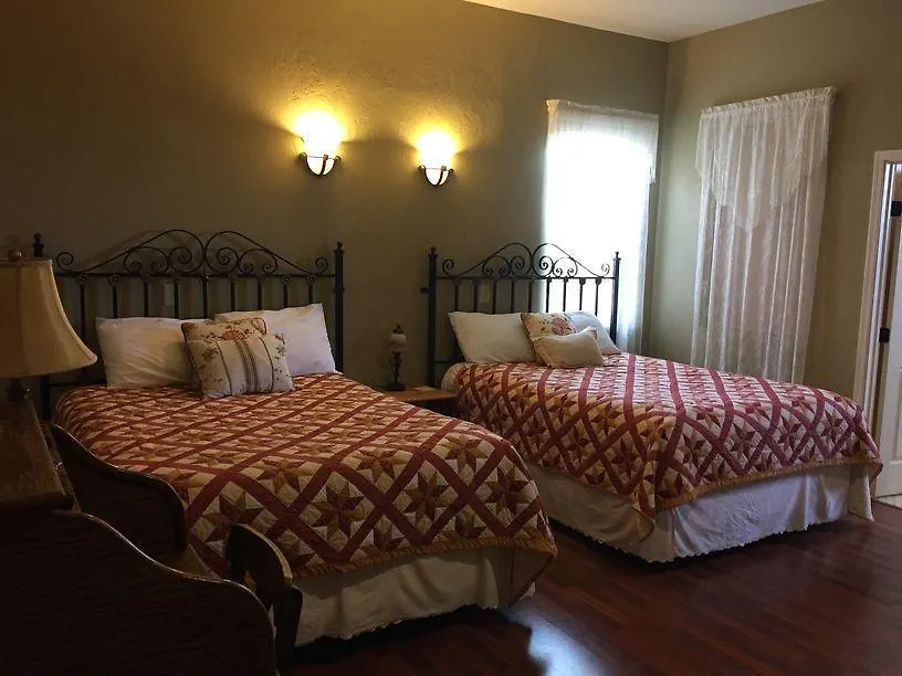 Virgil'S Corner B & B-1